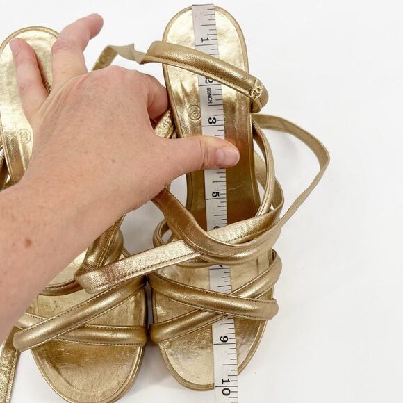 Chanel Cruise 2018 Gold Metallic Greek Parthenon Wrap CC Platform Sandals EU 39 - Picture 7 of 15